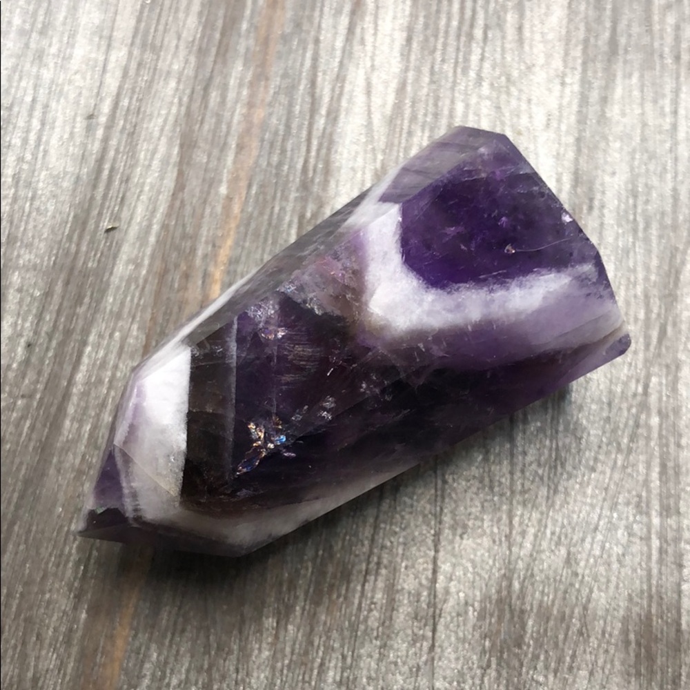 Dainty chevron amethyst crystal point tower w/ 💨✨